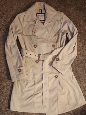 Tommy Hilfiger - Women's Trench Coat - Size Small